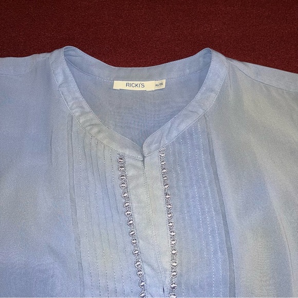 Periwinkle Ricki’s blouse - Picture 2 of 8